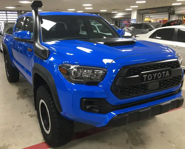 Toyota Blue Là Gì? Tất Cả Những Điều Bạn Cần Biết Về Màu Xanh Đặc Trưng Của Toyota