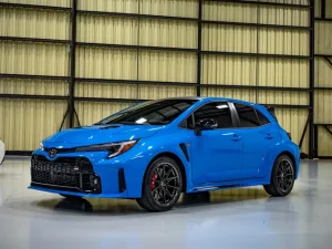 Toyota Blue Car: Đánh Giá Và Lựa Chọn Xe Hơi Màu Xanh
