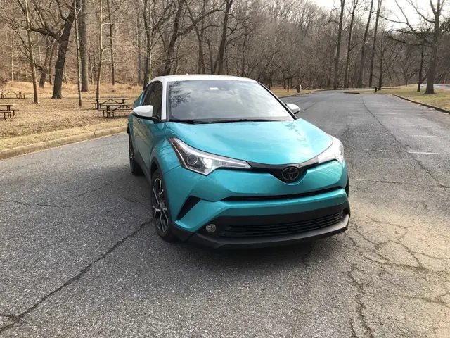 Toyota Blue Car: Đánh Giá Và Lựa Chọn Xe Hơi Màu Xanh Toyota Blue Car: Đánh Giá Và Lựa Chọn Xe Hơi Màu Xanh
