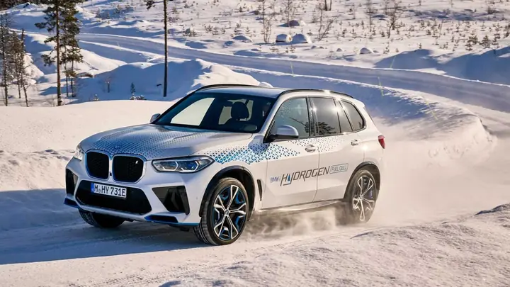 Toyota Và Bmw: So Sánh Toàn Diện Các Dòng Xe Hiện Đại 2026