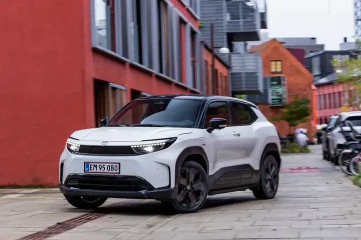 Toyota Bornholm – Giới Thiệu Chi Tiết Về Mô Hình Xe Tải Đa Năng Của Toyota