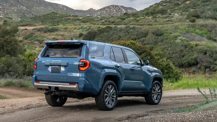 Toyota Broce Là Gì? Tìm Hiểu Chi Tiết Về Mẫu Xe Mới Toyota Broce Là Gì? Tìm Hiểu Chi Tiết Về Mẫu Xe Mới
