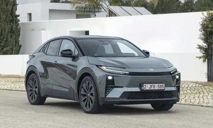Toyota C-hr: Tổng Quan Chi Tiết Và Những Điểm Cần Biết