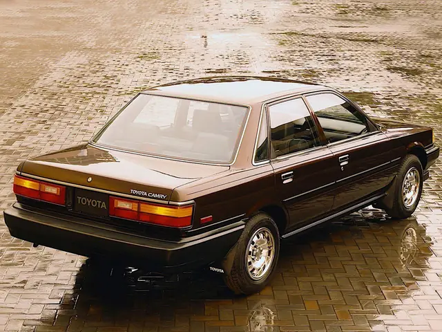 Toyota Camry Cổ: Đánh Giá Toàn Diện Và Lịch Sử Phát Triển Toyota Camry Cổ: Đánh Giá Toàn Diện Và Lịch Sử Phát Triển