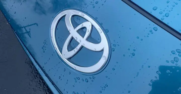Toyota Camry Font: Phong Cách Kiểu Chữ Định Danh Thương Hiệu Và Ứng Dụng Trong Thiết Kế Toyota Camry Font: Phong Cách Kiểu Chữ Định Danh Thương Hiệu Và Ứng Dụng Trong Thiết Kế