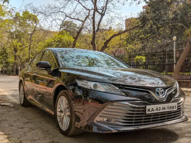Toyota Camry Ở Ấn Độ: Tất Cả Những Gì Bạn Cần Biết