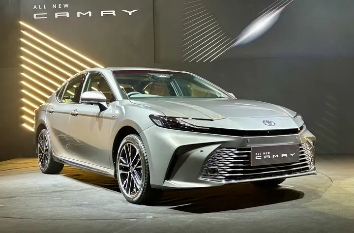 Toyota Camry Ở Ấn Độ: Tất Cả Những Gì Bạn Cần Biết Toyota Camry Ở Ấn Độ: Tất Cả Những Gì Bạn Cần Biết