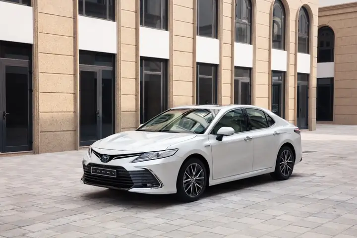 Toyota Camry Mới: Tổng Quan Chi Tiết Về Mẫu Sedan Hạng Sang Hiện Đại