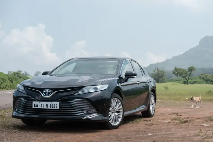 Toyota Camry Review 2026: Đánh Giá Chi Tiết Và Thực Tế