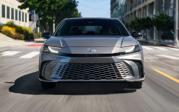 Toyota Camry Review 2026: Đánh Giá Chi Tiết Và Thực Tế