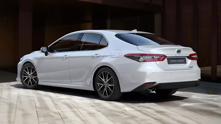 Toyota Camry Uk: Đánh Giá Toàn Diện, Giá Bán, Tính Năng Và Lý Do Nên Sở Hữu