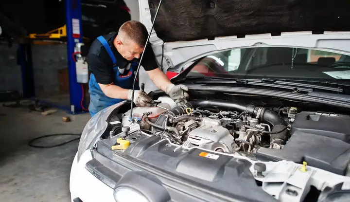Dịch Vụ Bảo Dưỡng Ô Tô Toyota: Bí Quyết Giữ Xe Luôn Hoạt Động Mượt Mà Và Bảo Vệ Giá Trị Đầu Tư