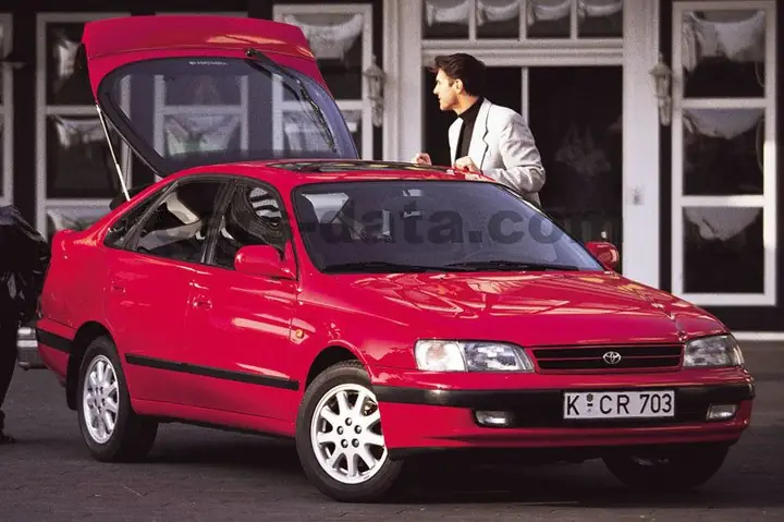 Toyota Carina E – Tổng Quan Chi Tiết Về Mẫu Sedan Huyền Thoại Của Nhật Bản