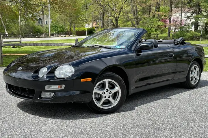 Toyota Celica Convertible: Hành Trình Của Một Biểu Tượng Thể Thao Đầy Phong Cách Toyota Celica Convertible: Hành Trình Của Một Biểu Tượng Thể Thao Đầy Phong Cách