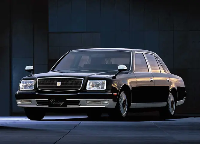 Toyota Century – Tất Cả Những Gì Bạn Cần Biết Về Biểu Tượng Xe Sang Nhật Bản