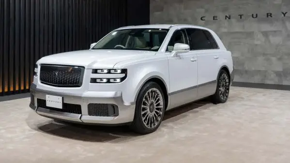 Toyota Century Giá Hiện Nay: Tổng Quan Và Các Yếu Tố Ảnh Hưởng