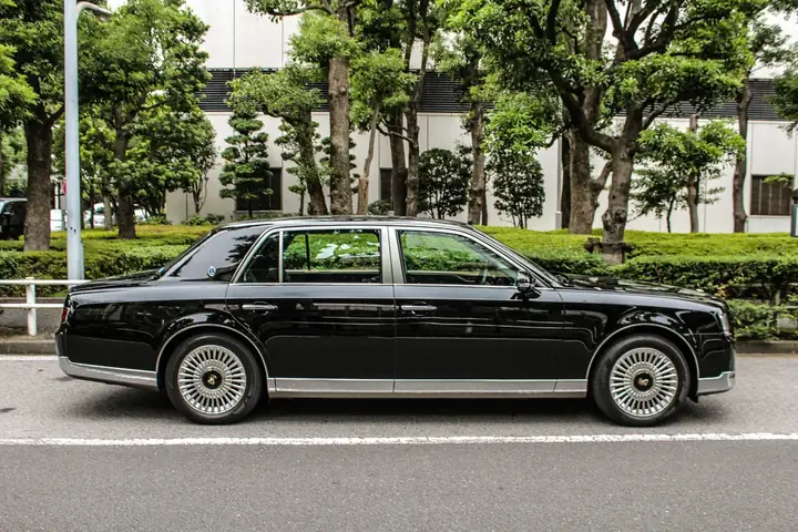 Toyota Century Review: Đánh Giá Chi Tiết Và Trải Nghiệm Lái Xe Của Biểu Tượng Xa Thượng Thức Toyota Century Review: Đánh Giá Chi Tiết Và Trải Nghiệm Lái Xe Của Biểu Tượng Xa Thượng Thức