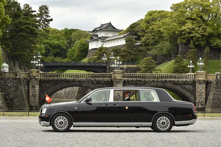 Toyota Century Royal – Tất Tần Tật Về Mẫu Sedan Sang Trọng Nhất Của Nhật Bản
