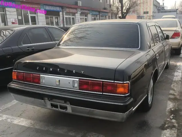 Toyota Century V12: Định Nghĩa, Lịch Sử Và Những Đặc Điểm Nổi Bật