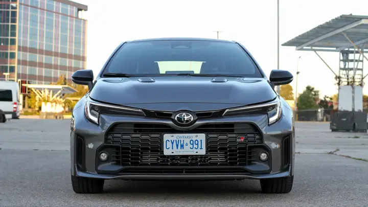 Toyota Challenger: Tổng Quan Chi Tiết Về Mẫu Xe Đa Dụng Và Hiệu Suất