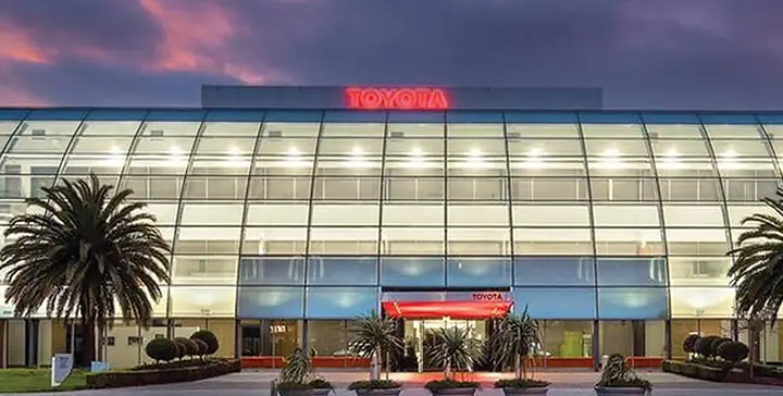 Toyota Cleveland – Tổng Quan Về Mẫu Xe, Tính Năng Và Giá Trị Sử Dụng