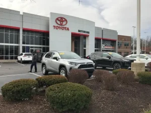Toyota Cleveland – Tổng Quan Về Mẫu Xe, Tính Năng Và Giá Trị Sử Dụng