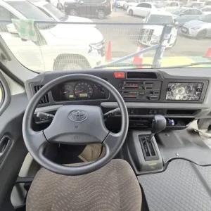 Toyota Coaster Interior: Khám Phá Thiết Kế Nội Thất Đỉnh Cao Cho Xe Đón Khách