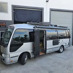 Toyota Coaster Motorhome – Tổng Quan Chi Tiết Về Mẫu Xe Nhà Di Động Đáng Chú Ý