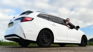 Toyota Corolla Commercial: Hành Trình Từ Biểu Tượng Đến Cú Sốc Thị Trường