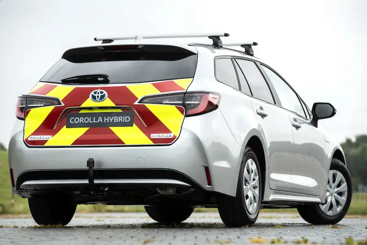 Toyota Corolla Commercial: Hành Trình Từ Biểu Tượng Đến Cú Sốc Thị Trường