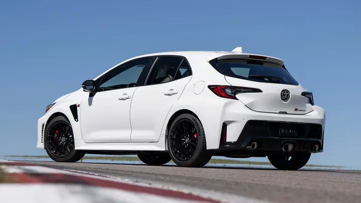 Toyota Corolla Gr – Tổng Quan Chi Tiết Về Mẫu Sedan Thể Thao Đa Năng Toyota Corolla Gr – Tổng Quan Chi Tiết Về Mẫu Sedan Thể Thao Đa Năng