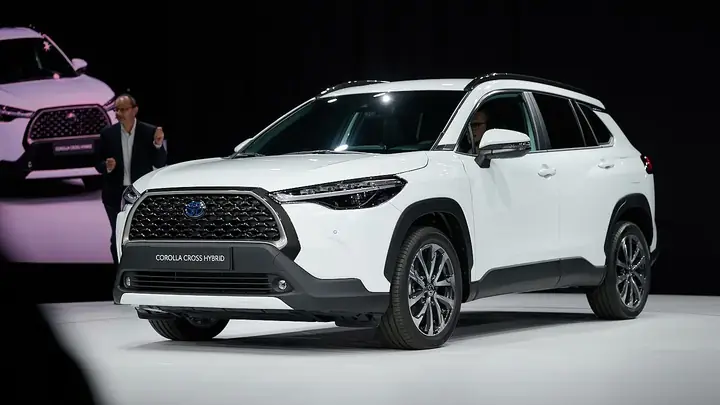 Toyota Corolla Hinta: Giá Bán Và Những Điều Cần Biết Khi Mua Xe Toyota Corolla Hinta: Giá Bán Và Những Điều Cần Biết Khi Mua Xe