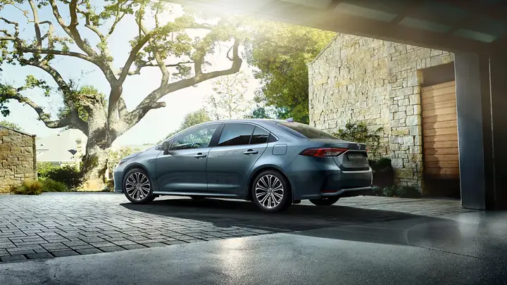 Toyota Corolla Saloon – Tổng Quan Chi Tiết Về Mẫu Sedan Huyền Thoại