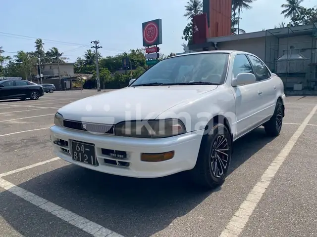 Toyota Corolla Sprinter: Tổng Quan Và Những Điểm Cần Biết Cho Người Mua Xe