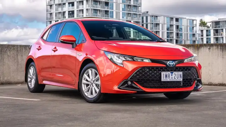 So Sánh Toyota Corolla Yaris: Ưu Và Nhược Điểm Chi Tiết