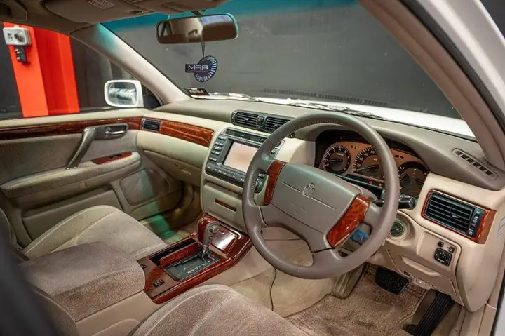 Toyota Crown 2jz: Tổng Quan Về Mẫu Xe Huyền Thoại Và Khả Năng Tùy Biến Động Cơ