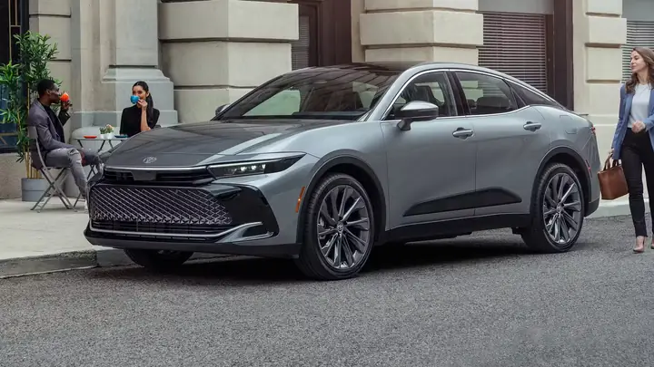Toyota Crown Australia – Tổng Quan Chi Tiết Về Mẫu Sedan Sang Trọng Của Toyota Tại Thị Trường Úc