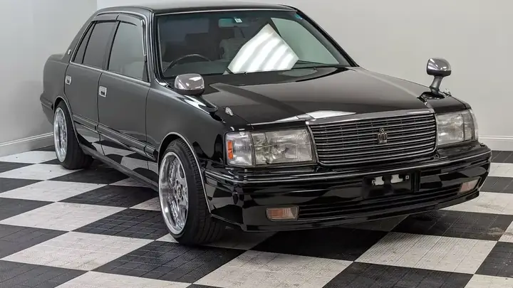 Toyota Crown Classic: Biểu Tượng Vượt Thời Gian Của Đẳng Cấp Và Sang Trọng Toyota Crown Classic: Biểu Tượng Vượt Thời Gian Của Đẳng Cấp Và Sang Trọng