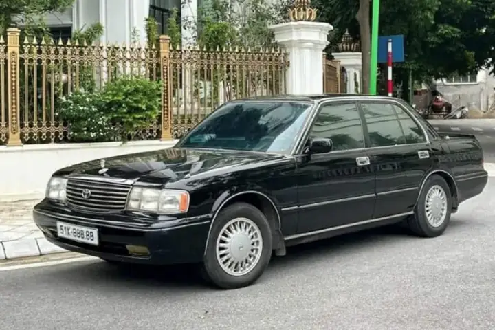 Toyota Crown Cũ: Hướng Dẫn Mua Xe Cũ Đáng Tin Cậy Và An Toàn