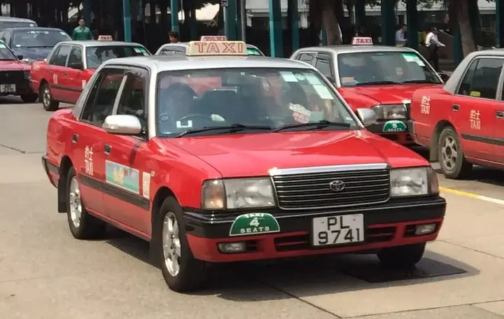 Toyota Crown Japan: Tổng Quan Chi Tiết Về Mẫu Sedan Hạng Sang Của Nhật Bản