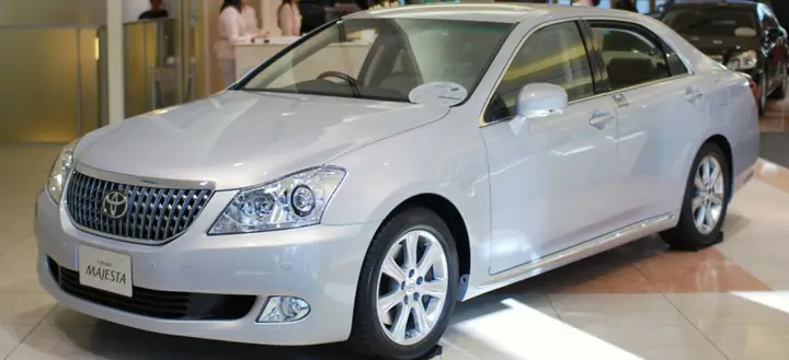 Toyota Crown Majesta – Tổng Quan Chi Tiết Về Mẫu Sedan Hạng Sang Của Toyota