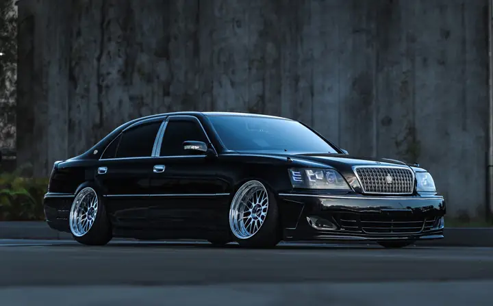 Toyota Crown Majesta – Tổng Quan Chi Tiết Về Mẫu Sedan Hạng Sang Của Toyota
