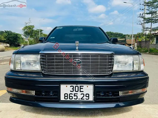 Toyota Crown Royal – Tổng Quan Chi Tiết Về Mẫu Sedan Hạng Sang Của Toyota