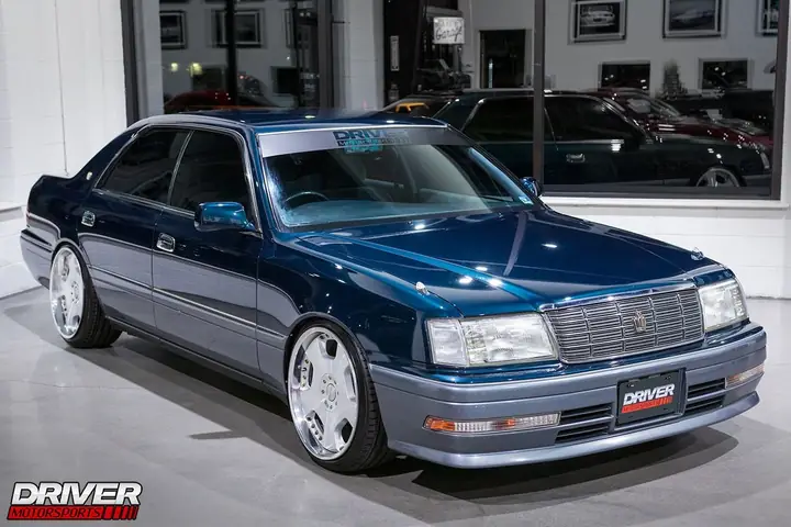 Toyota Crown Royal – Tổng Quan Chi Tiết Về Mẫu Sedan Hạng Sang Của Toyota