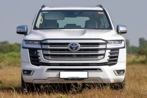 Giá Xe Toyota Cruiser: Đánh Giá Chi Tiết, So Sánh Và Lời Khuyên Mua Xe 2024