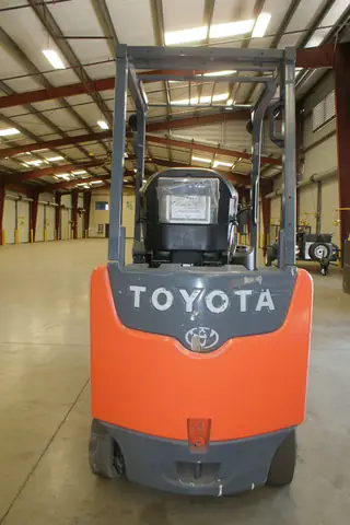 Toyota Electric Forklift: Tổng Quan Về Công Nghệ, Lợi Ích Và Lựa Chọn Cho Doanh Nghiệp