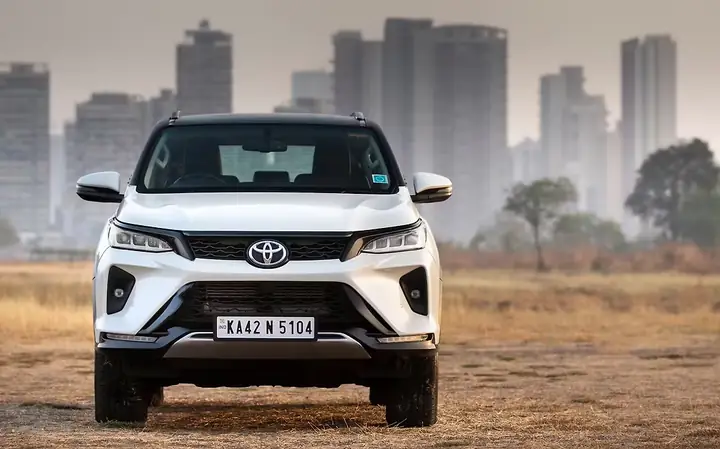 Toyota Fortuner Front: Đánh Giá Chi Tiết Thiết Kế, Tính Năng Và Hiệu Suất