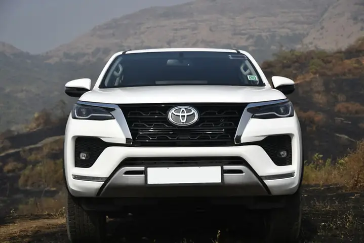 Toyota Fortuner Front: Đánh Giá Chi Tiết Thiết Kế, Tính Năng Và Hiệu Suất