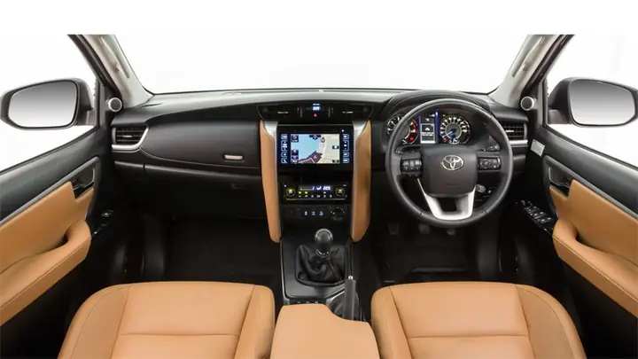 Toyota Fortuner Interior: Tổng Quan Chi Tiết Về Không Gian Nội Thất Xe Hơi