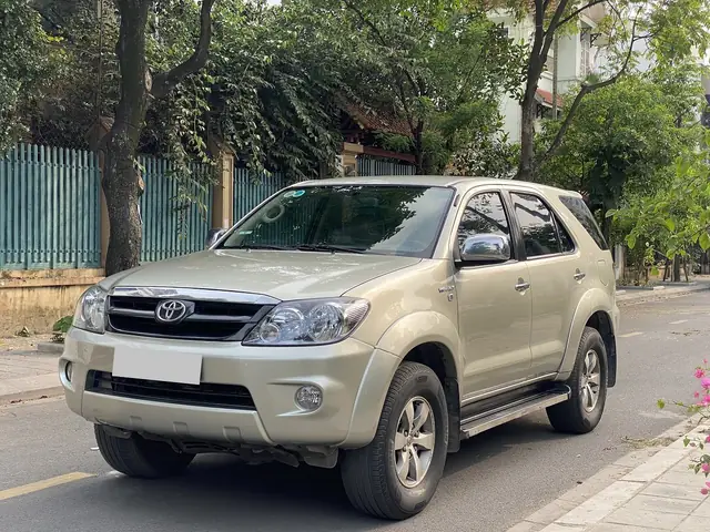 Toyota Fortuner Sr5: Đánh Giá Tổng Quan, Tính Năng Và Mức Giá 2026